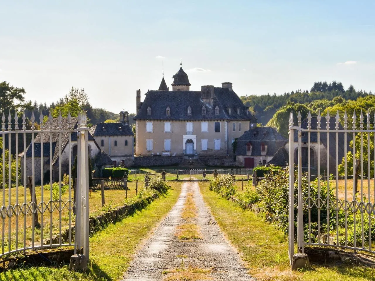 Comfortable Holiday Home With Garden