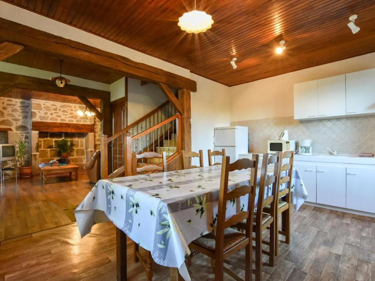 Comfortable Holiday Home With Garden France