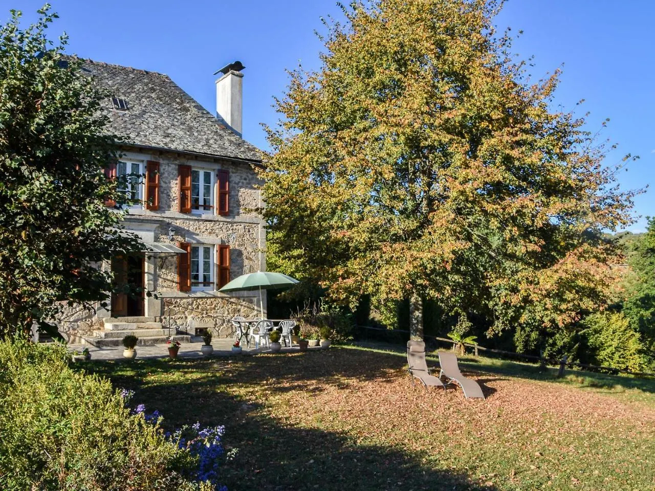 Comfortable Holiday Home With Garden